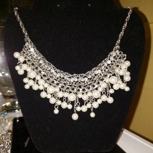 Women's necklace